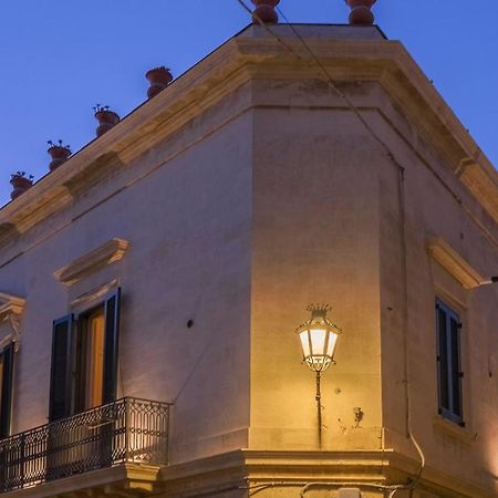 Palazzo Acquaviva - Il Giardino Sospeso Lejlighed Lecce Eksteriør billede